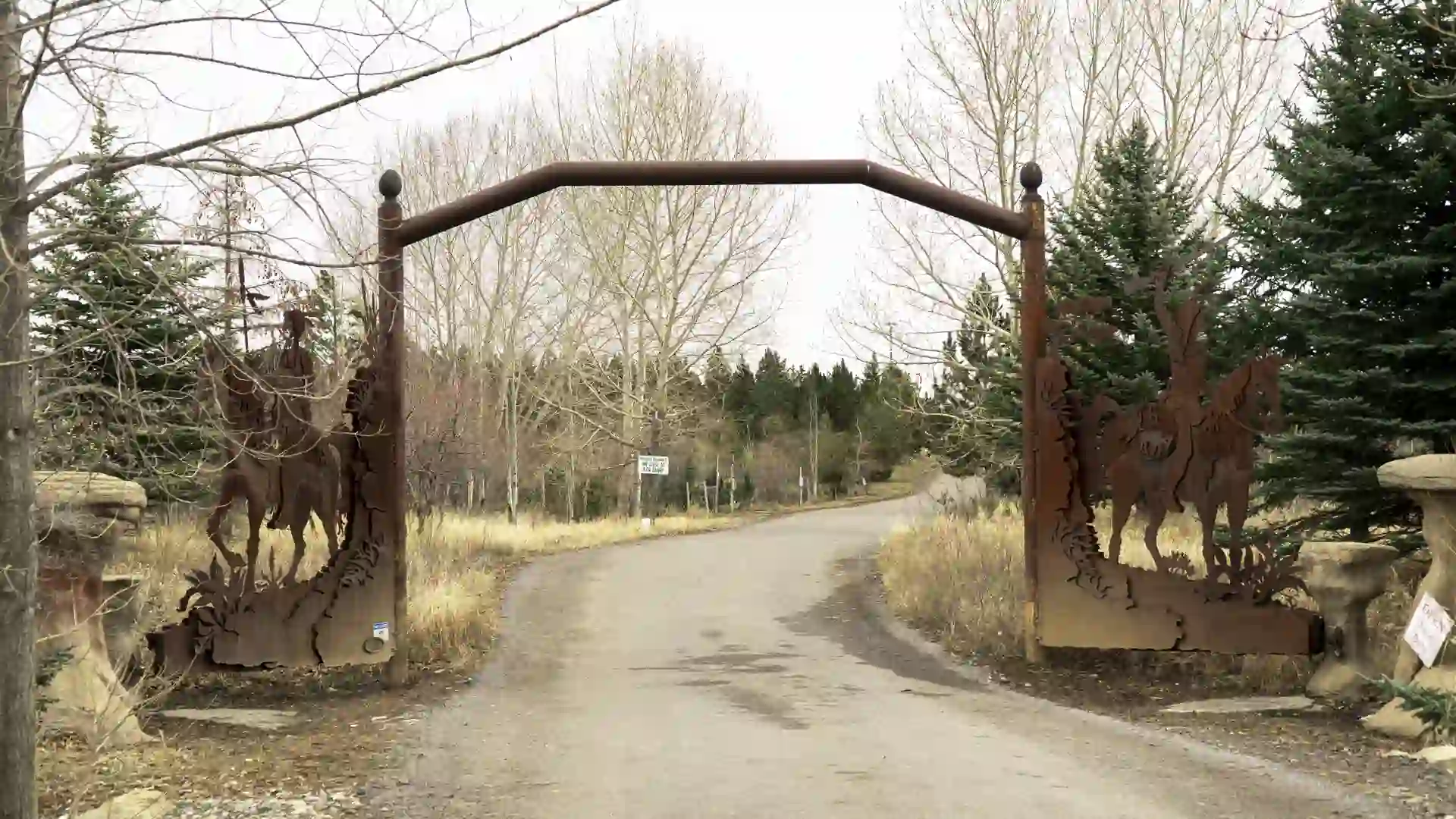 Saskatoon farm gate